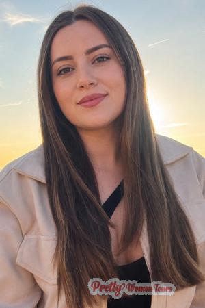 227508 - Laura Age: 26 - Colombia