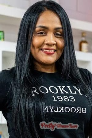 228100 - Gina Age: 37 - Colombia