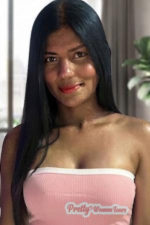 228306 - Laura Age: 26 - Colombia