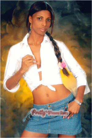 74984 - Laura Age: 35 - Colombia