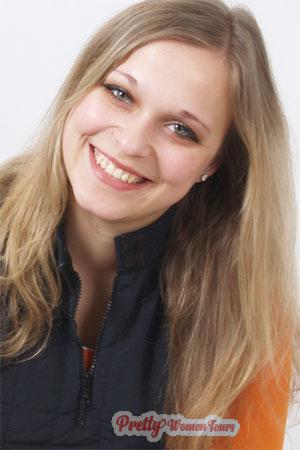 86013 - Julia Age: 24 - Ukraine